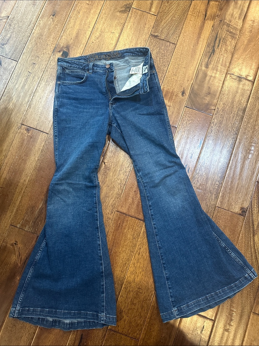 Wrangler Women's Indigo Flare Jeans 29x32